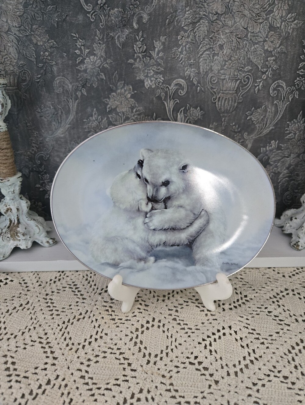 Vintage 1997 Bradford Exchange Polar Pals "Bear Hug" Plate